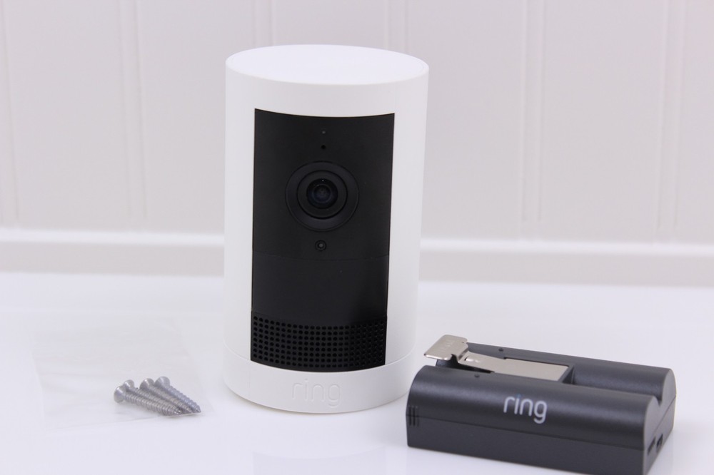 Ring Outdoor Cam Plus Battery Security Camera White w Battery & Mount 5CCEA8