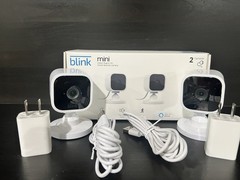 (2 Pack)Blink Mini Indoor Plug-In HD Security Cameras (White) w/ Extras